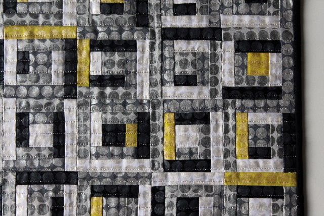 finished mini log cabin binding detail